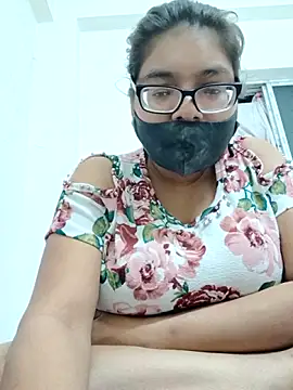 Snapshot of Elie_couple143 chatting on 22, 10, 2025 Elie couple143 online show from 22, 10, 2025