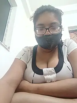 Snapshot of Elie_couple143 chatting on 28, 10, 2025 Elie couple143 online show from 28, 10, 2025