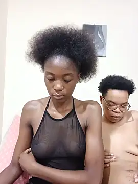 Snapshot of Miss-Hennessy chatting on 24, 5, 2026 Miss-Hennessy online show from 24, 5, 2026