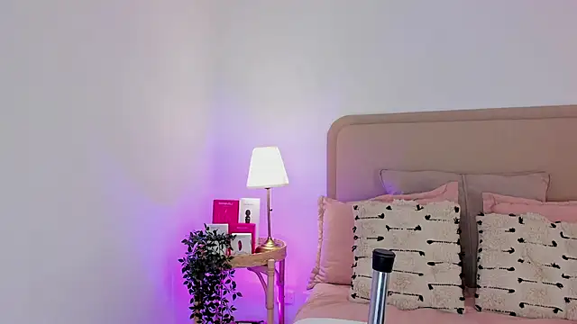 Cutie Riley online show from 15, 9, 2025