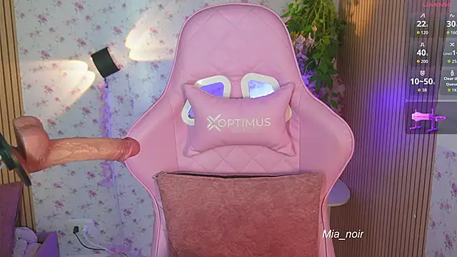 mia noir online show from 8, 4, 2026