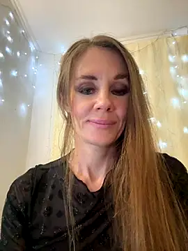 LucieMack online show from 27, 10, 2025