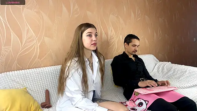 Snapshot of VelvetMiley chatting on 28, 11, 2025 VelvetMiley online show from 28, 11, 2025