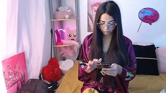 Tyna Veliksa online show from 28, 10, 2025