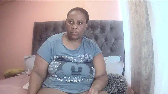 Snapshot of HUGEASSXXXXX chatting on 18, 1, 2026 HUGEASSXXXXX online show from 18, 1, 2026