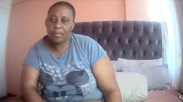 Snapshot of HUGEASSXXXXX chatting on 4, 2, 2026 HUGEASSXXXXX online show from 4, 2, 2026