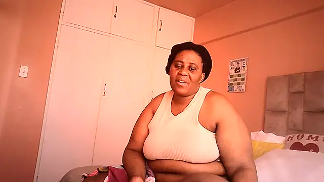 Snapshot of HUGEASSXXXXX chatting on 7, 7, 2026 HUGEASSXXXXX online show from 7, 7, 2026