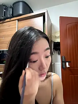 jiajia L online show from 12, 11, 2025