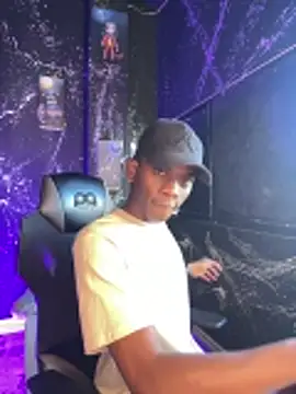 Snapshot of Brycce_santos chatting on 11, 6, 2026 Brycce santos online show from 11, 6, 2026