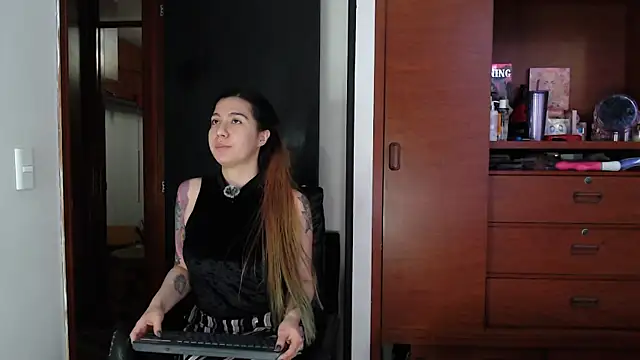 karlamoon23 online show from 22, 9, 2025