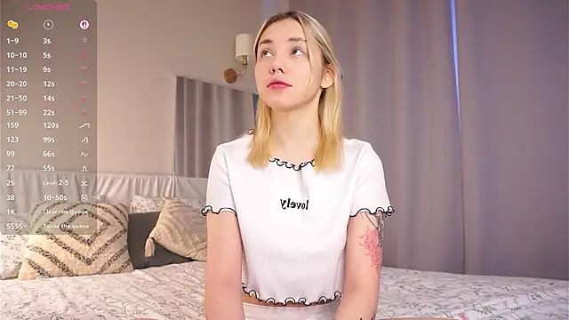 Snapshot of LilianBenskin chatting on 2, 2, 2026 LilianBenskin online show from 2, 2, 2026