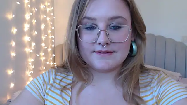 AgnesRoseCams online show from 12, 6, 2026