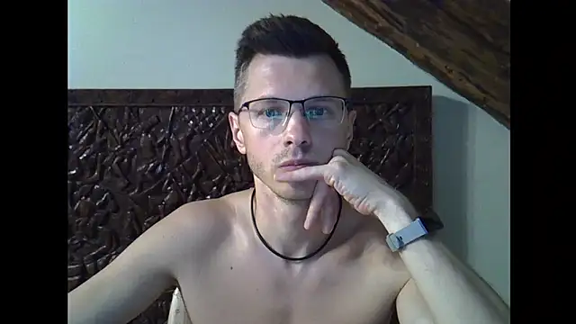 Snapshot of BehindBlueEyesss chatting on 6, 10, 2025 BehindBlueEyesss online show from 6, 10, 2025