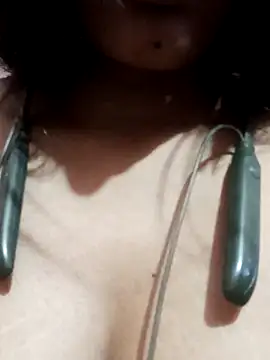 kaviyaponnu0987 online show from 2, 11, 2025