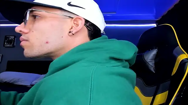 alexgiraldo   online show from 10, 10, 2025