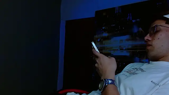 Snapshot of alexgiraldo__ chatting on 5, 5, 2026 alexgiraldo online show from 5, 5, 2026