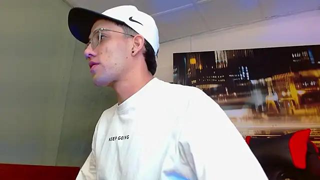 Snapshot of alexgiraldo__ chatting on 8, 6, 2026 alexgiraldo online show from 8, 6, 2026