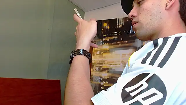 Snapshot of alexgiraldo__ chatting on 12, 6, 2026 alexgiraldo online show from 12, 6, 2026