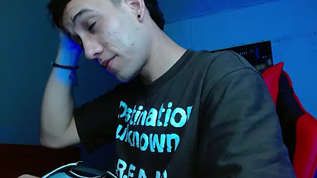 Snapshot of alexgiraldo__ chatting on 13, 6, 2026 alexgiraldo online show from 13, 6, 2026