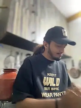 Snapshot of seenu2101 chatting on 1, 3, 2026 seenu2101 online show from 1, 3, 2026