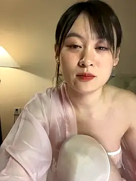 Snapshot of HanHan2455 chatting on 19, 10, 2025 HanHan2455 online show from 19, 10, 2025