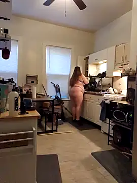 Snapshot of Love86Emily chatting on 8, 12, 2024 Love86Emily online show from 8, 12, 2024