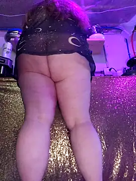 Snapshot of Love86Emily chatting on 4, 3, 2025 Love86Emily online show from 4, 3, 2025