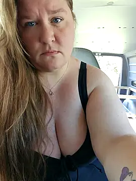 Snapshot of Love86Emily chatting on 21, 9, 2025 Love86Emily online show from 21, 9, 2025