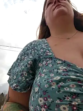 Snapshot of Love86Emily chatting on 27, 10, 2025 Love86Emily online show from 27, 10, 2025