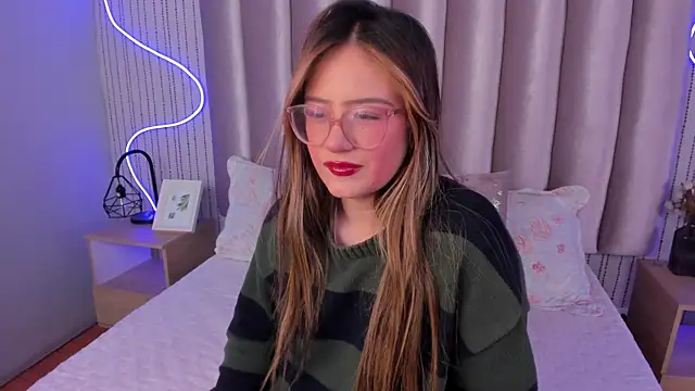 SamanthaPeachss online show from 9, 10, 2025