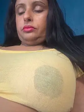Snapshot of Angelaarayexx chatting on 28, 4, 2026 Angelaarayexx online show from 28, 4, 2026