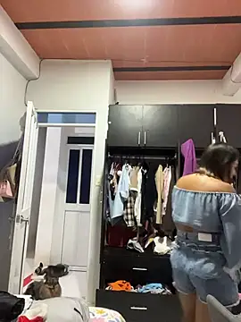 Snapshot of emilysofiia chatting on 31, 10, 2025 emilysofiia online show from 31, 10, 2025