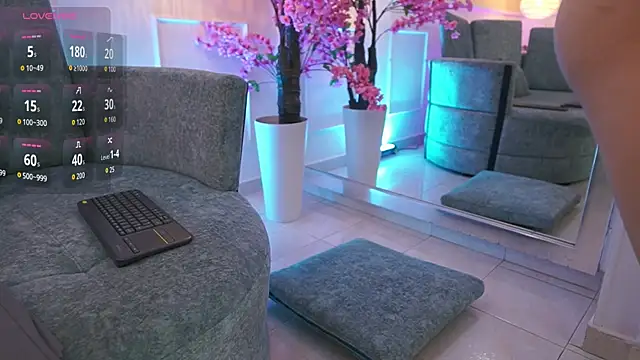 LoonaNyx online show from 12, 9, 2025