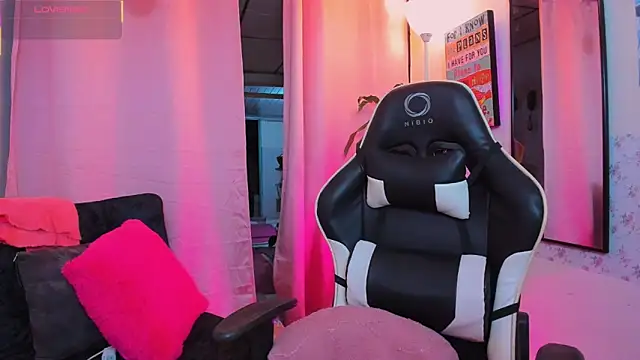 kim7  online show from 4, 4, 2026