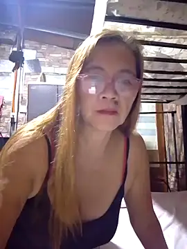 Snapshot of SexyHottMom chatting on 13, 11, 2025 SexyHottMom online show from 13, 11, 2025