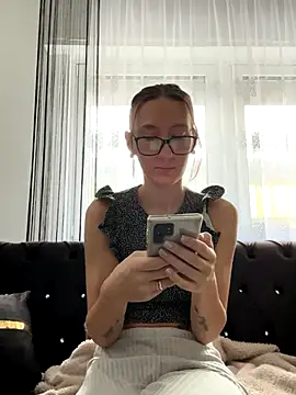 Emilia Mausi online show from 12, 10, 2025