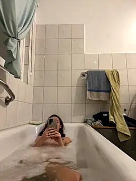 Emilia Mausi online show from 4, 11, 2025