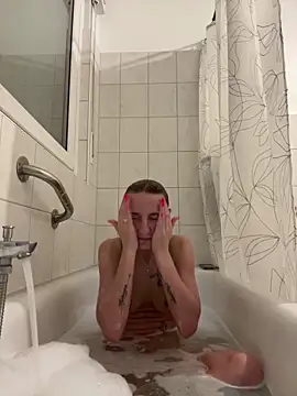 Emilia Mausi online show from 5, 1, 2026