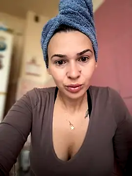 iSelena online show from 16, 10, 2025