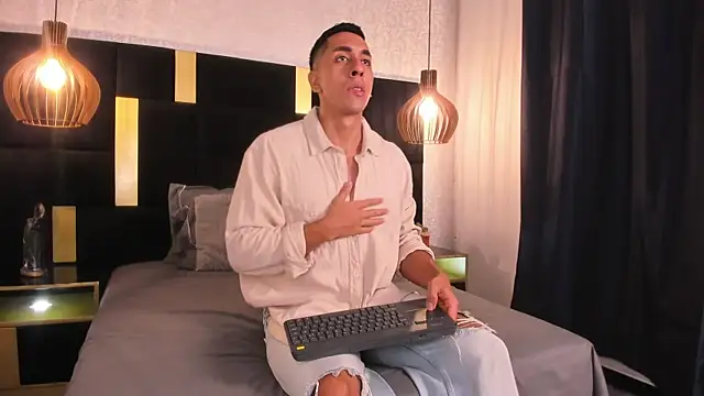 Lucio  Fox online show from 31, 3, 2026