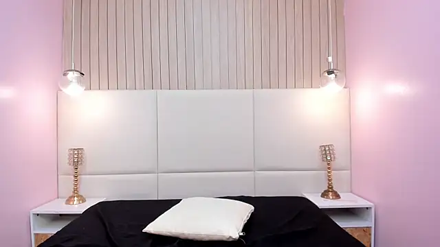 MelanyWayne  online show from 11, 4, 2026