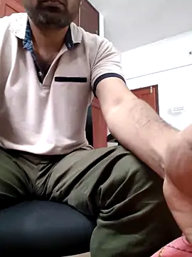 Snapshot of hairysub_india@xh chatting on 24, 10, 2025 hairysub indiaxh online show from 24, 10, 2025