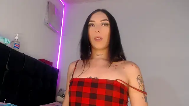 Megan Gil  online show from 25, 2, 2026