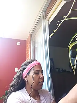 IVONNE COLLINS33 online show from 5, 12, 2025