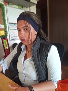 Snapshot of IVONNE_COLLINS33 chatting on 13, 4, 2026 IVONNE COLLINS33 online show from 13, 4, 2026