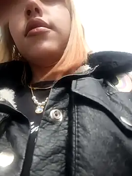 zohet kriss online show from 7, 10, 2025