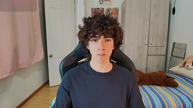 Nude Boy18 online show from 14, 12, 2025