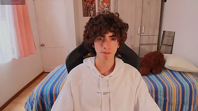 Nude Boy18 online show from 14, 1, 2026