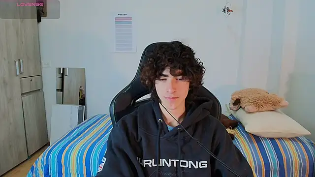 Snapshot of Nude_Boy18 chatting on 23, 2, 2026 Nude Boy18 online show from 23, 2, 2026