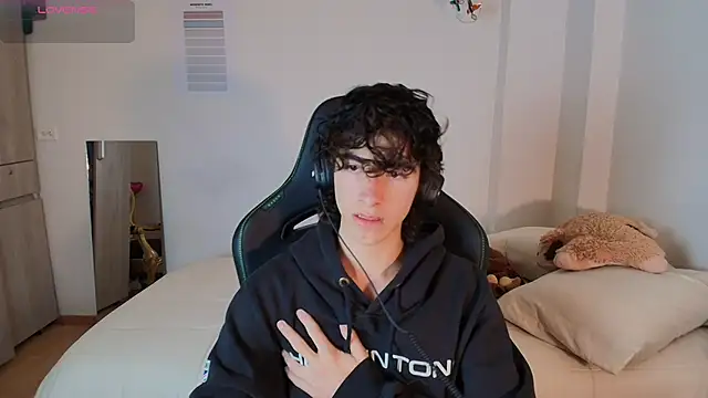 Snapshot of Nude_Boy18 chatting on 26, 2, 2026 Nude Boy18 online show from 26, 2, 2026